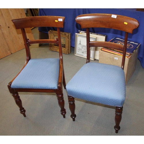 512 - A late Georgian mahogany bar back dining chair with plain shoulder board, Trafalgar seat covered blu... 