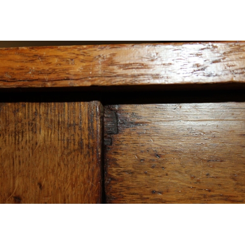 551 - A 19th century oak side table, fitted frieze drawer, on bobbin turned supports, 36