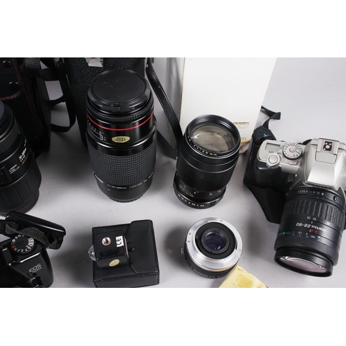 186 - A Canon EOS 500 35mm camera, a Pentax MZ-5N SLR camera, a Centon SLR camera, three Pentax K bayonet ... 