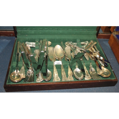 320 - A King's pattern eight place silver plated table service, manufactured in Sheffield, in fitted oak c... 