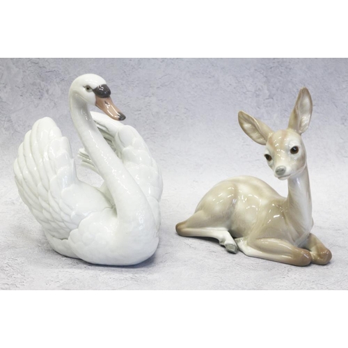 34 - A Lladro fawn, 6 1/2