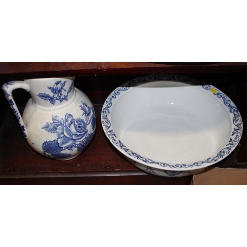 71 - A quantity of blue and white china, including a Wedgwood 