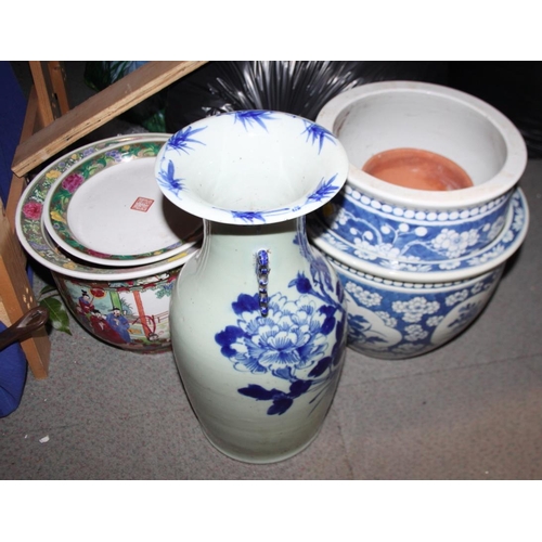 100 - Two Chinese blue and white planters, 10