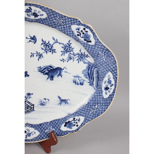 104 - An 18th century Chinese blue and white octagonal porcelain meat plate, decorated fallow deer pattern... 