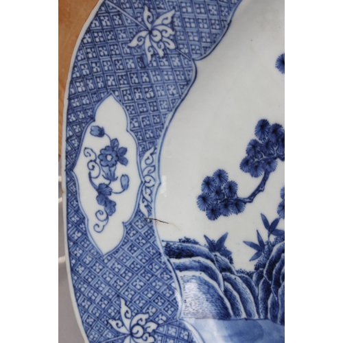 104 - An 18th century Chinese blue and white octagonal porcelain meat plate, decorated fallow deer pattern... 