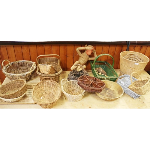 186 - A quantity of baskets, various