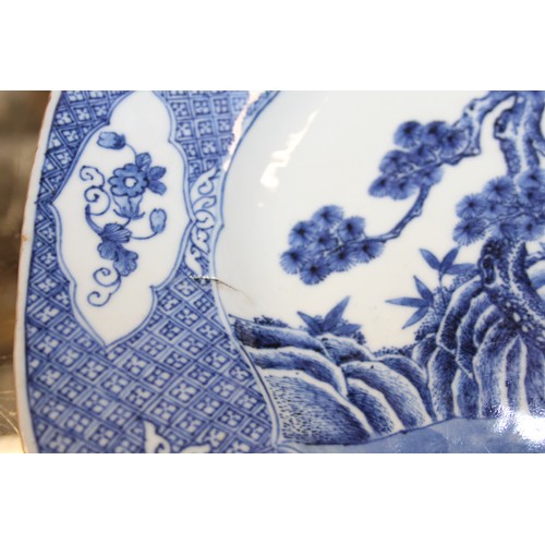 104 - An 18th century Chinese blue and white octagonal porcelain meat plate, decorated fallow deer pattern... 