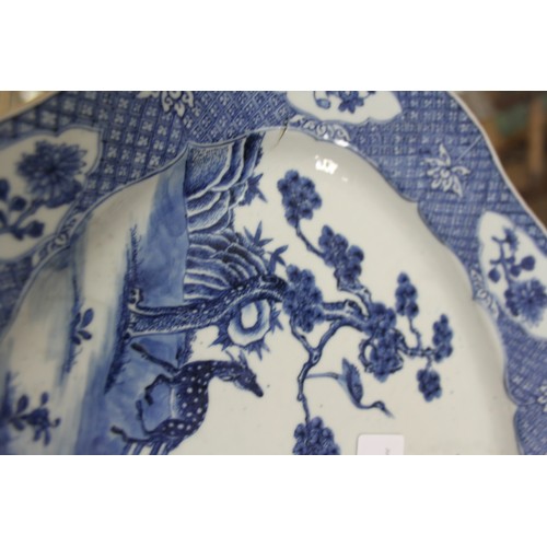 104 - An 18th century Chinese blue and white octagonal porcelain meat plate, decorated fallow deer pattern... 