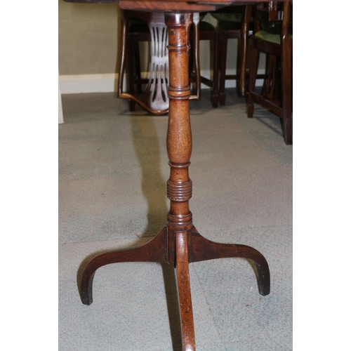 333 - A Georgian provincial mahogany octagonal top occasional table, on turned column and tripod splay sup... 