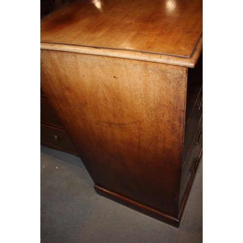 428 - An Edwardian mahogany chest of two short and three long graduated drawers, on block base, 41