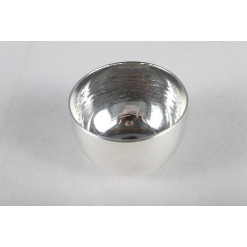 306 - A Georgian silver tumbler cup, 2 3/8