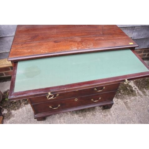 461 - A bachelor's George III mahogany chest of two short and three graduated long drawers with slide, on ... 