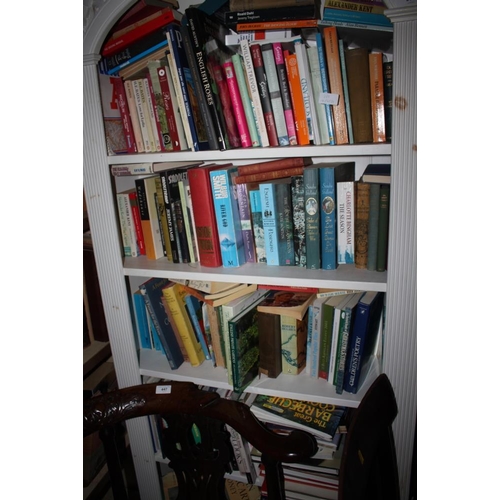 281 - A large collection of books and novels, mostly non-fiction
COLLECT