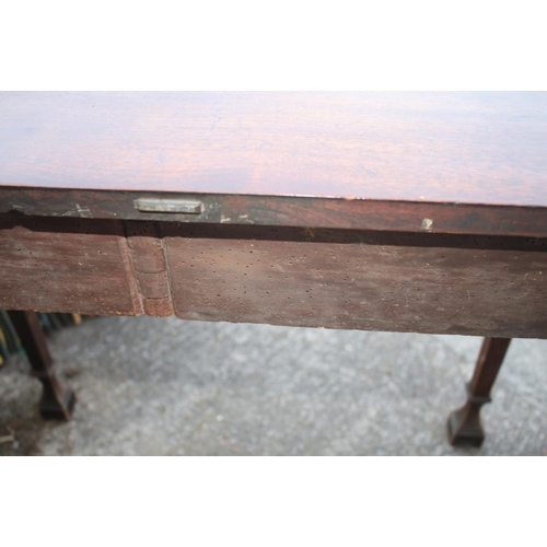 446 - A George III mahogany side table, fitted one drawer, on square taper supports, on block base, 32