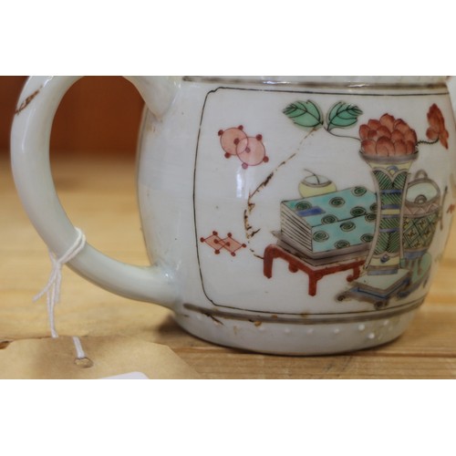 96 - A Chinese famille vert drum-shaped teapot, decorated precious objects and lion finial, 4