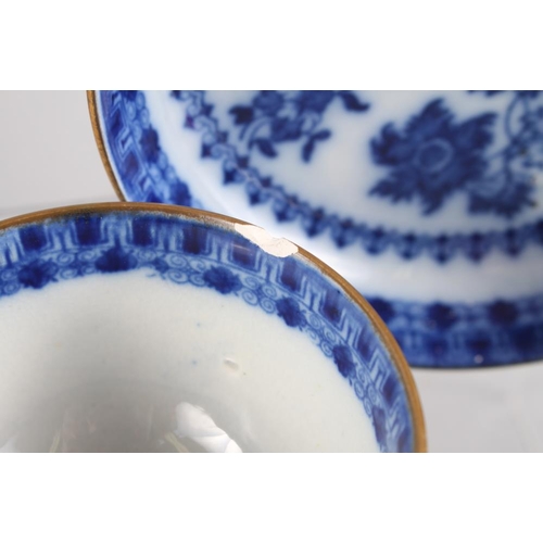 11 - Four English flow blue decorated tea bowls and saucers, and an 18th century English blue and white p... 