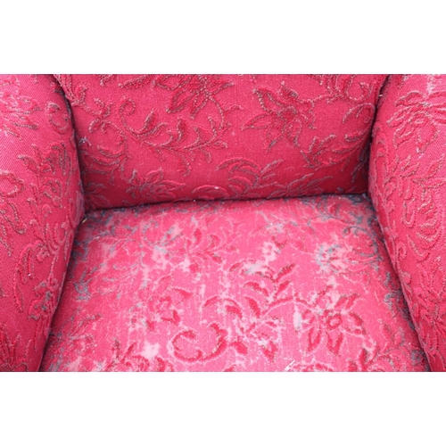 463 - An Edwardian two-seat settee, upholstered in a red floral moquette, on cabriole supports, and a matc... 