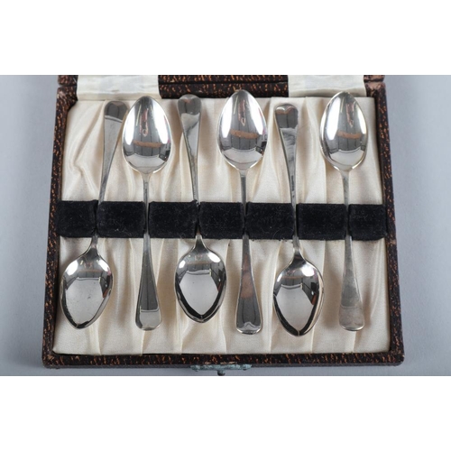 262 - A set of six silver teaspoons, in case