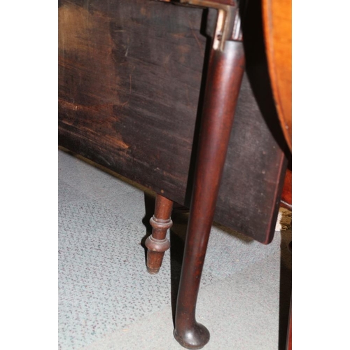 408 - An 18th century mahogany drop leaf Sutherland dining table, on turned supports, 41