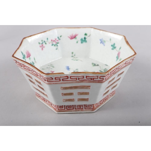 151 - A Chinese porcelain blue and white landscape decorated two-handled tureen, 12 1/2