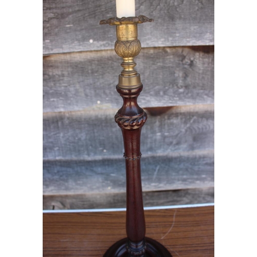 295 - * A pair of Georgian design mahogany turned column table lamps, on circular bases, 32