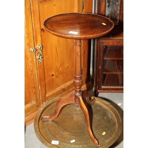 647 - A mahogany circular wine table, 13