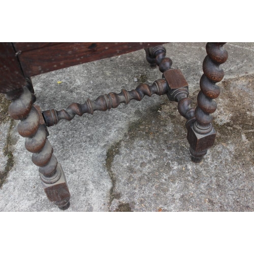 646 - An Edwardian walnut and inlaid circular two-tier occasional table, on splay supports, 18