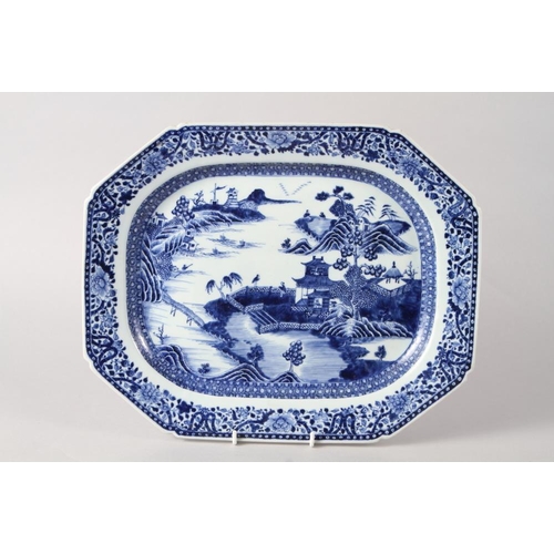 115 - A Chinese octagonal blue and white meat plate with proto-Willow pattern design, 16