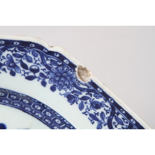 115 - A Chinese octagonal blue and white meat plate with proto-Willow pattern design, 16