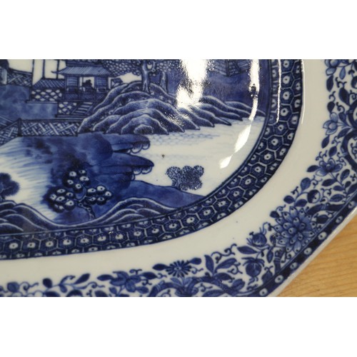 115 - A Chinese octagonal blue and white meat plate with proto-Willow pattern design, 16