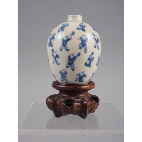 99 - A Chinese blue and white figure decorated oviform vase with six-character mark, 2 3/4