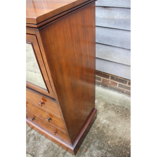 532 - A gentleman's 19th century fall front desk, the interior fitted drawers and pigeonholes with tooled ... 