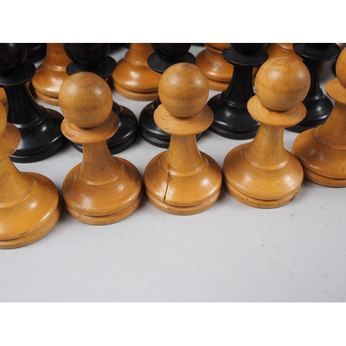 185 - A boxwood and ebony Staunton pattern chess set, the king 3