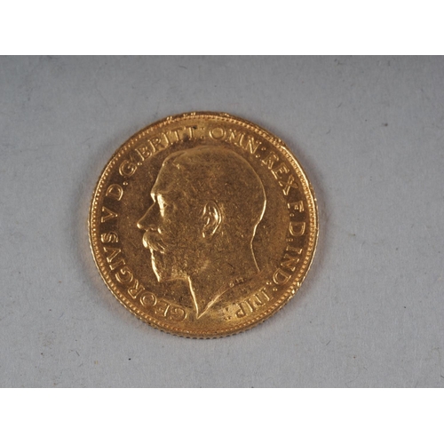 364 - A 1913 gold half-sovereign, 4.1g