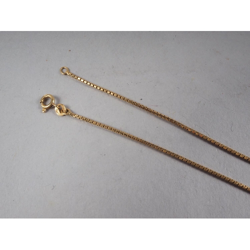 371 - An 18ct gold box link chain, 4.9g