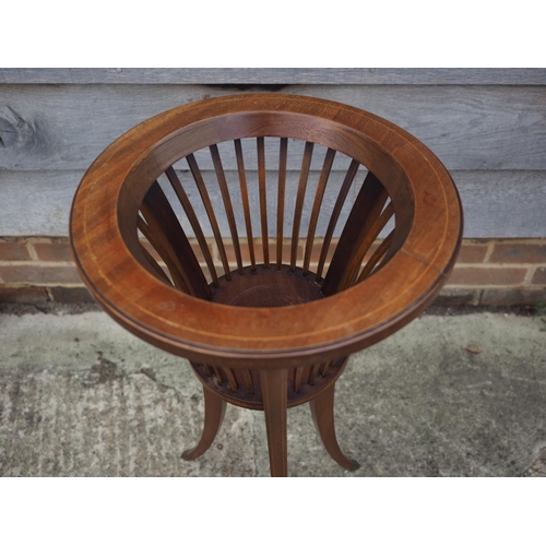 578 - A pair of Edwardian mahogany plant stands, on square tapered tripod splayed supports, 13 3/4