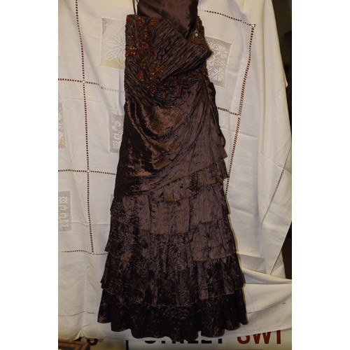 197 - A Goya chocolate brown silk taffeta strapless ballgown, size 16, with matching scarf