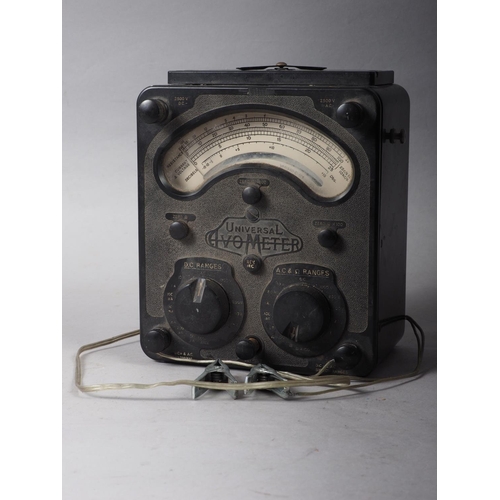 134 - A 1930s Universal Avometer, in Bakelite case