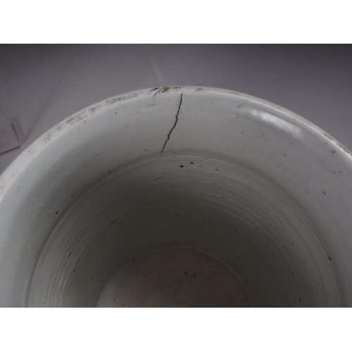 81 - A Chinese blue and white brush pot, decorated flowers and birds, 6 1/2