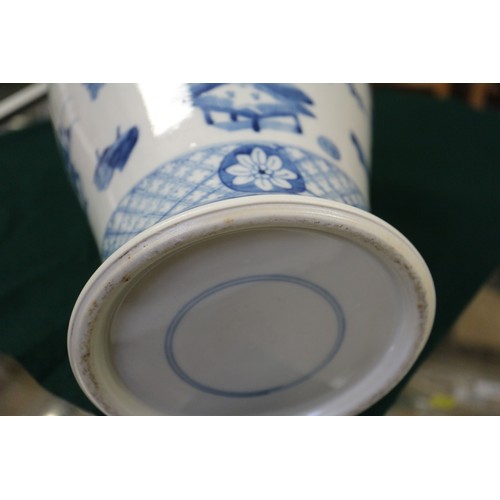 99 - A Chinese porcelain blue and white baluster vase, decorated precious objects, 16