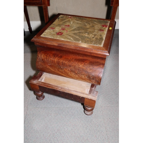 432 - A 19th century mahogany bed step/commode with carpet top and fitted liner, on turned supports, 18