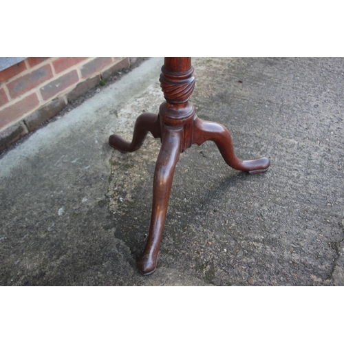 411 - A late Georgian carved mahogany pie crust tilt top occasional table with birdcage, on turned column ... 