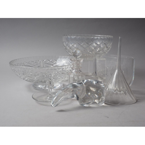 54 - An assortment of glassware, including a glass Baccarat model of a polar bear, an Orrefors vase, 4 1/... 