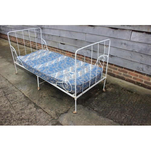 644 - A French white painted folding metal bed, 30