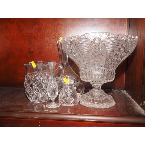 86 - Ten cut glass wines, six cut glass tumblers, seven brandy balloons, six other glasses, a heavy cut g... 