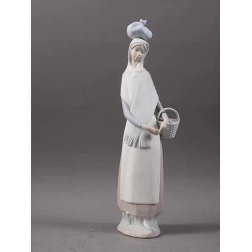 22 - A Lladro figure, 