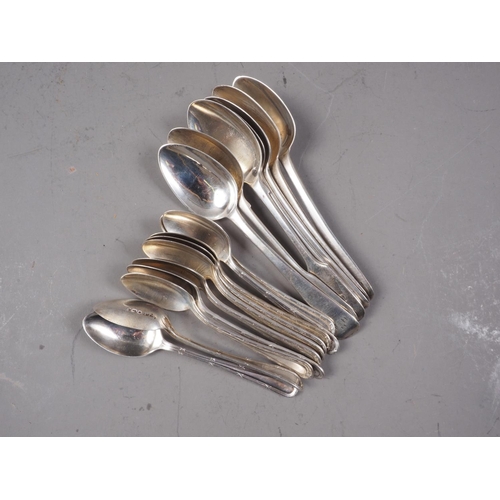 364 - A set of four coffee spoons, a similar set of six coffee spoons, and seven teaspoons, 10.2oz troy ap... 