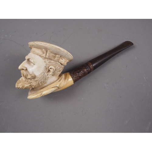 197 - A carved Meerschaum pipe, in the form of a Jack Tar (damages)