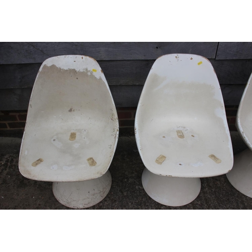 588 - A set of six 1970s fibreglass AeroSarin white tulip chairs (one chair in half, others have damages)