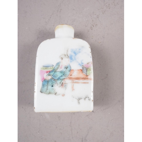 73 - A Chinese porcelain snuff bottle with figure decoration and Xianfeng mark, 2 1/2